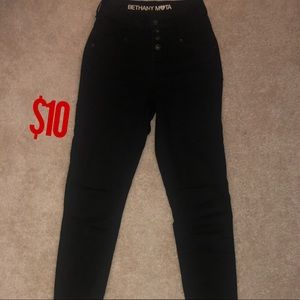 Black high waisted capris